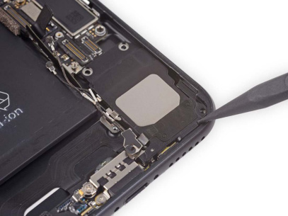 Замена нижнего шлейфа iPhone 7