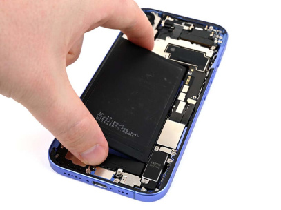 Замена аккумулятора iPhone 16 (оригинал)