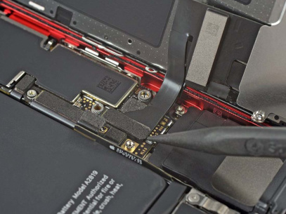 Замена микрофона основной камеры iPhone SE 2022