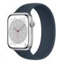 Apple Watch Series 8, 45 мм корпус из алюминия цвета «Silver», ремешок Solo Loop цвета «Storm Blue»