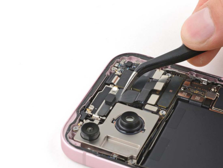 Замена основной камеры iPhone 15
