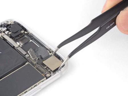 Замена микрофона основной камеры iPhone SE 2020