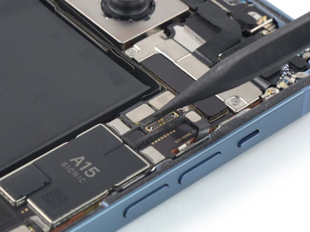 Замена антенны Wi-Fi / GSM iPhone 14 Plus