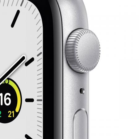 Apple Watch SE (2020), 44 мм корпус из алюминия серебристого цвета, спортивный ремешок цвета «синий омут» Apple Watch SE (2020), 44 мм корпус из алюминия серебристого цвета, спортивный ремешок цвета «синий омут»