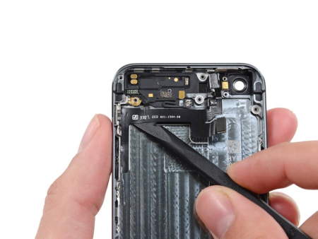 Замена верхнего шлейфа iPhone 5s (боковые кнопки)